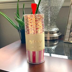 NWT! 24 magenta & cotton candy pink striped party cups w/ gold accents!